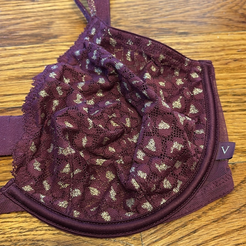 Victoria Secret Unlined Demi 32DD Bra LIKE NEW - Picture 4 of 8